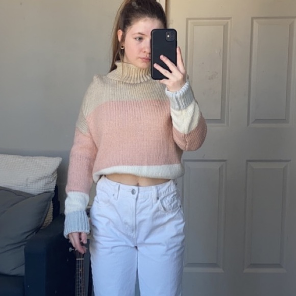 Pink Neutral Oversized Sweater - Picture 4 of 7
